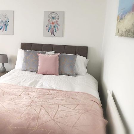 Parking, Smart Tv'S In All Rooms, Central Location Swansea Exterior photo