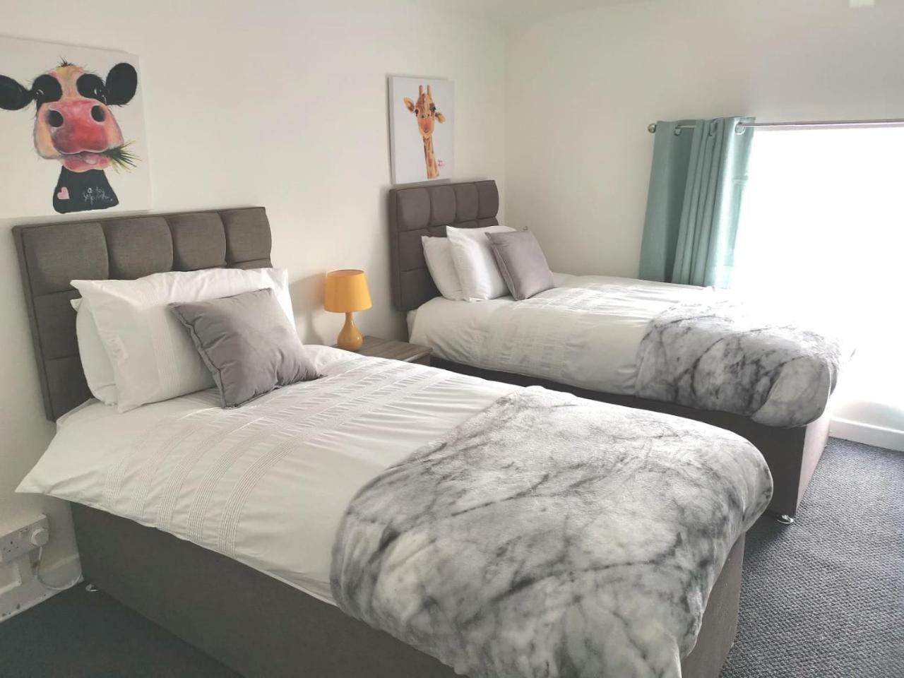 Parking, Smart Tv'S In All Rooms, Central Location Swansea Exterior photo